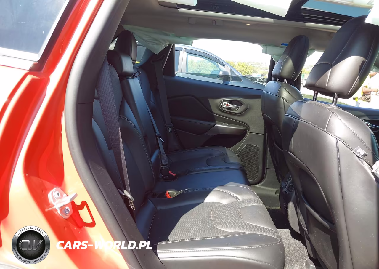 2021 Jeep Cherokee Latitude Lux 4X4 VIN:1C4PJMMX3MD115667 - 8