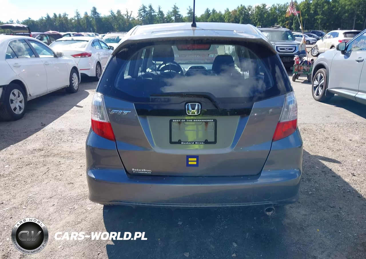 2013 Honda Fit Sport VIN:JHMGE8H5XDC060935 - 16
