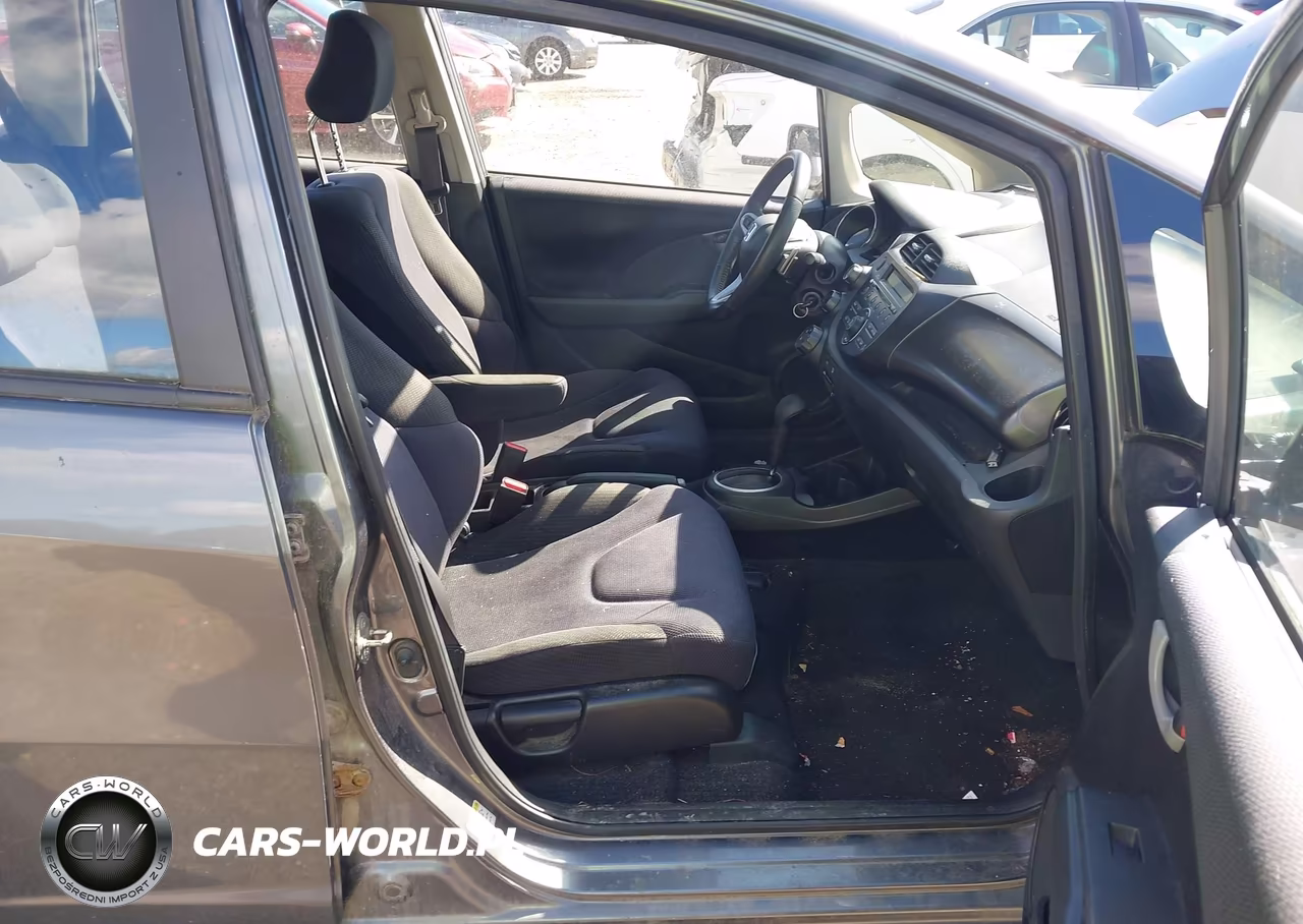 2013 Honda Fit Sport VIN:JHMGE8H5XDC060935 - 5