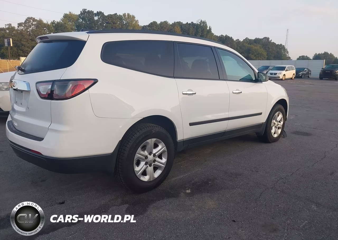 2017 Chevrolet Traverse Ls VIN:1GNKRFKD0HJ100372 - 4