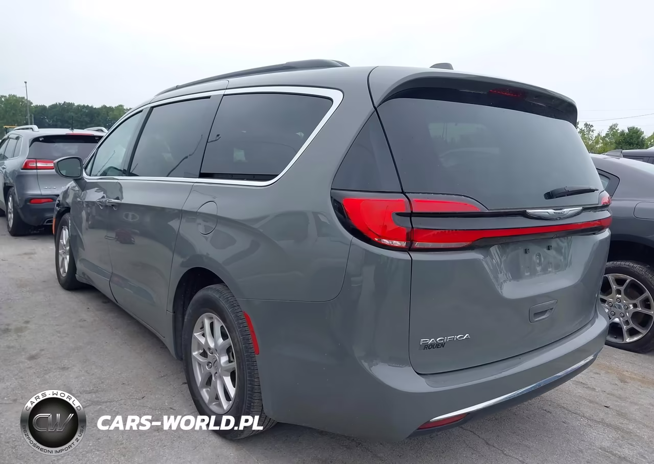 2022 Chrysler Pacifica Touring L VIN:2C4RC1BG7NR197938 - 3
