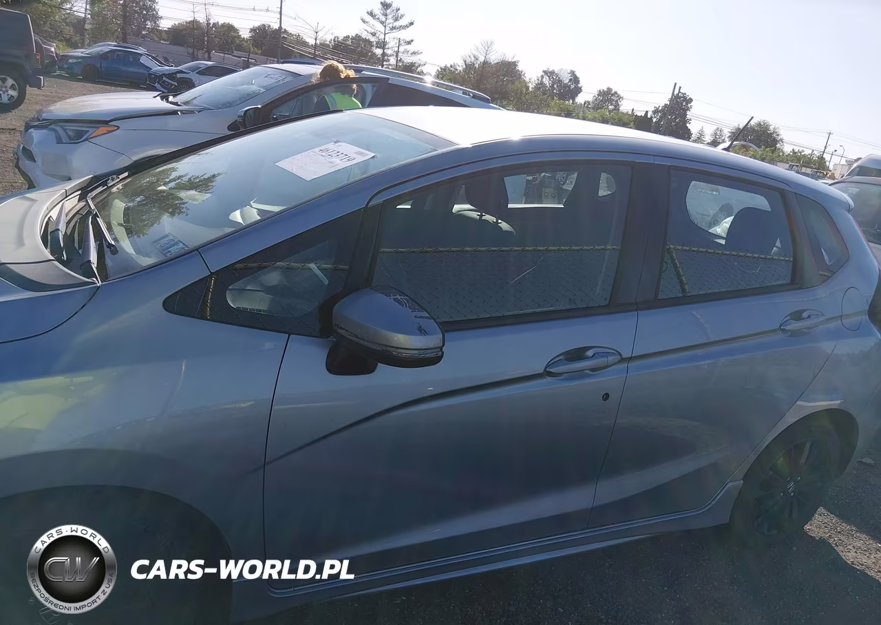 2018 Honda Fit Sport VIN:3HGGK5H64JM723669 - 14