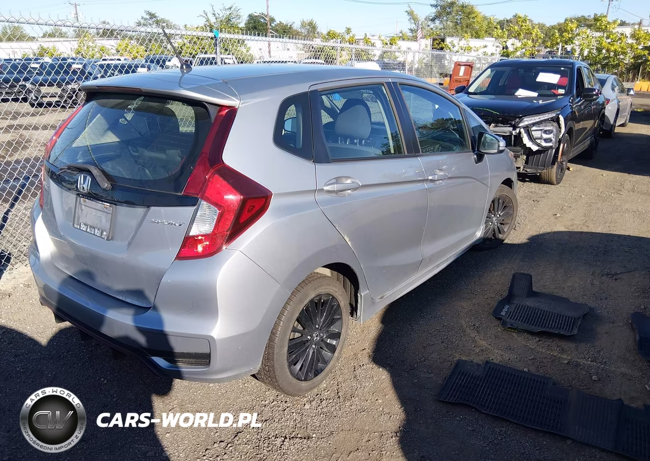 2018 Honda Fit Sport VIN:3HGGK5H64JM723669 - 4