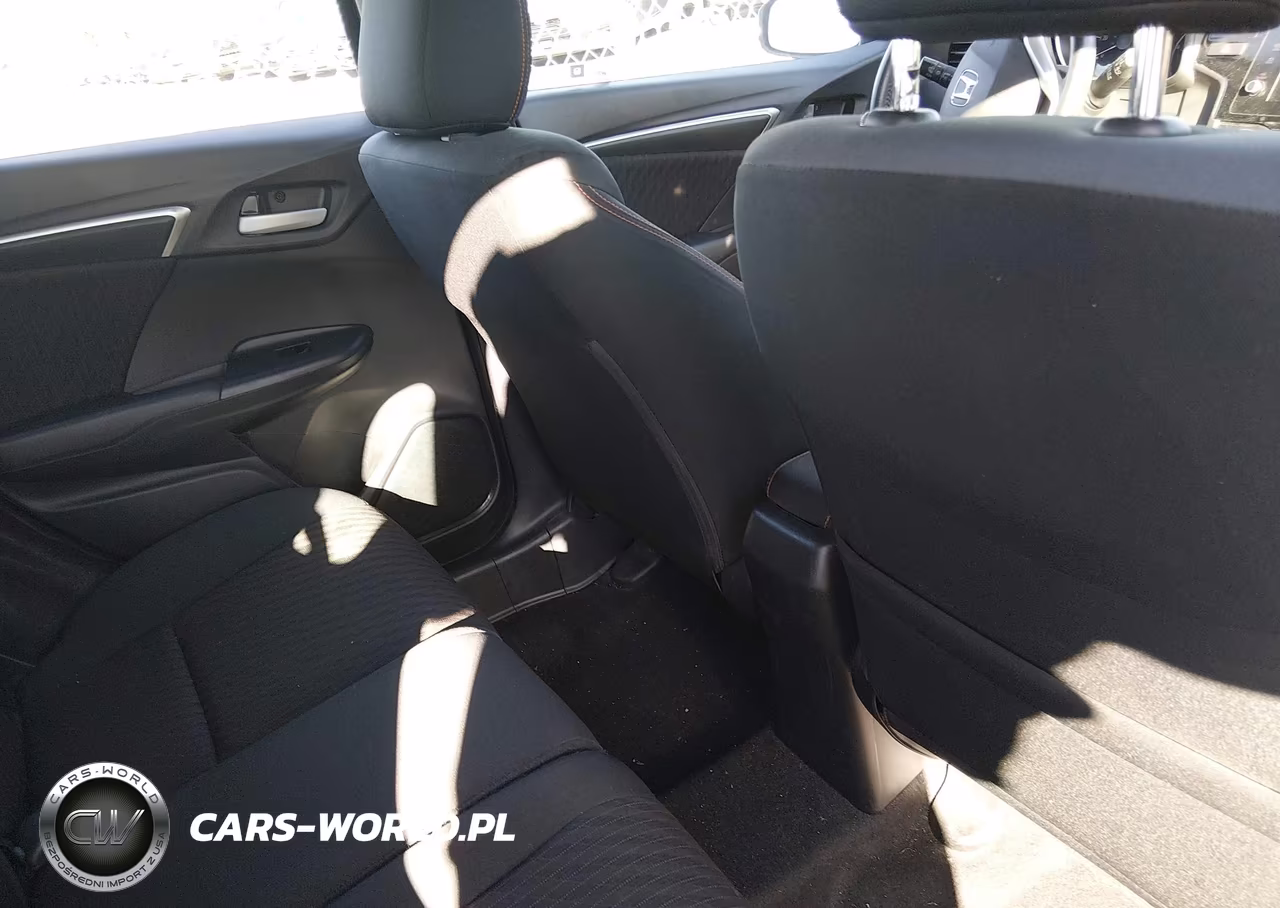 2018 Honda Fit Sport VIN:3HGGK5H64JM723669 - 8