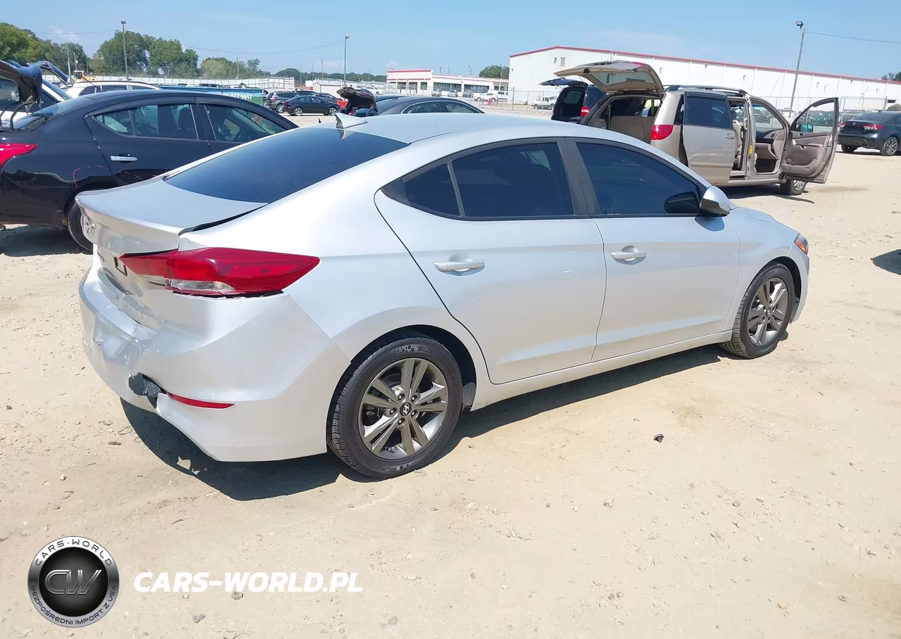 2018 Hyundai Elantra Sel VIN:5NPD84LF8JH330331 - 4
