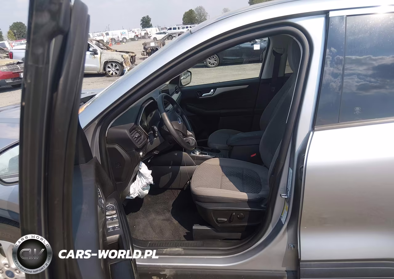 2021 Ford Escape Se Hybrid VIN:1FMCU9BZ1MUA61823 - 17