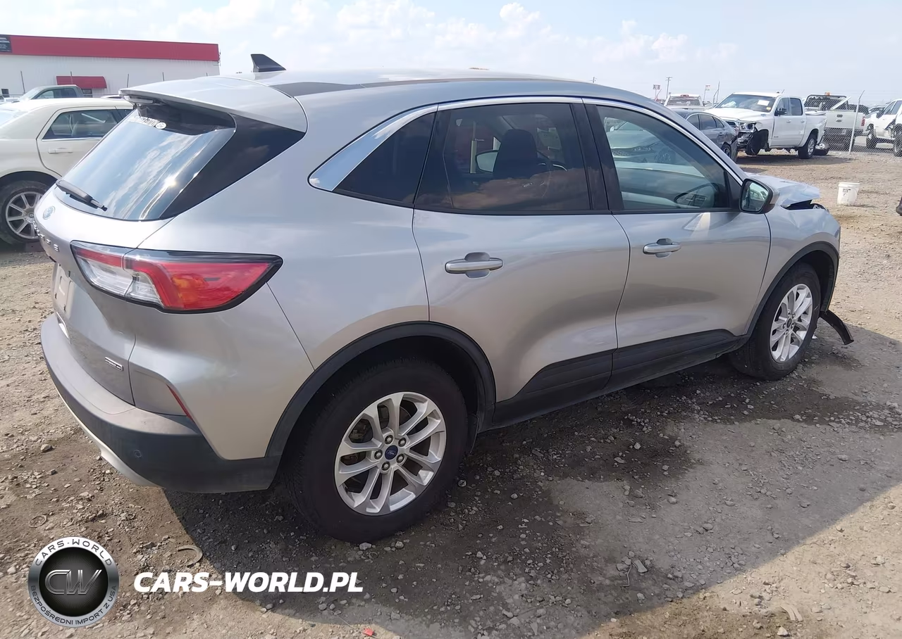 2021 Ford Escape Se Hybrid VIN:1FMCU9BZ1MUA61823 - 4