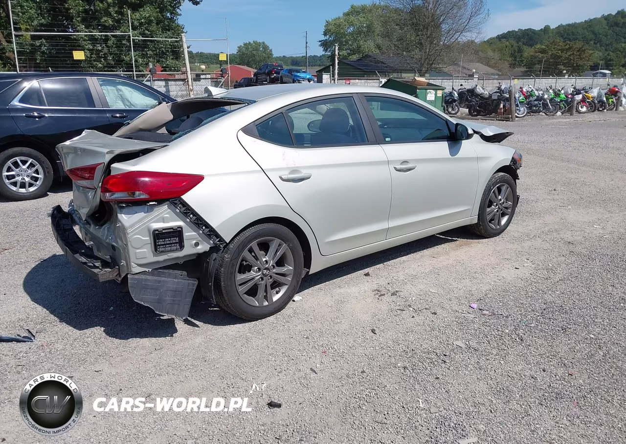 2017 Hyundai Elantra Se VIN:5NPD84LF5HH158186 - 4