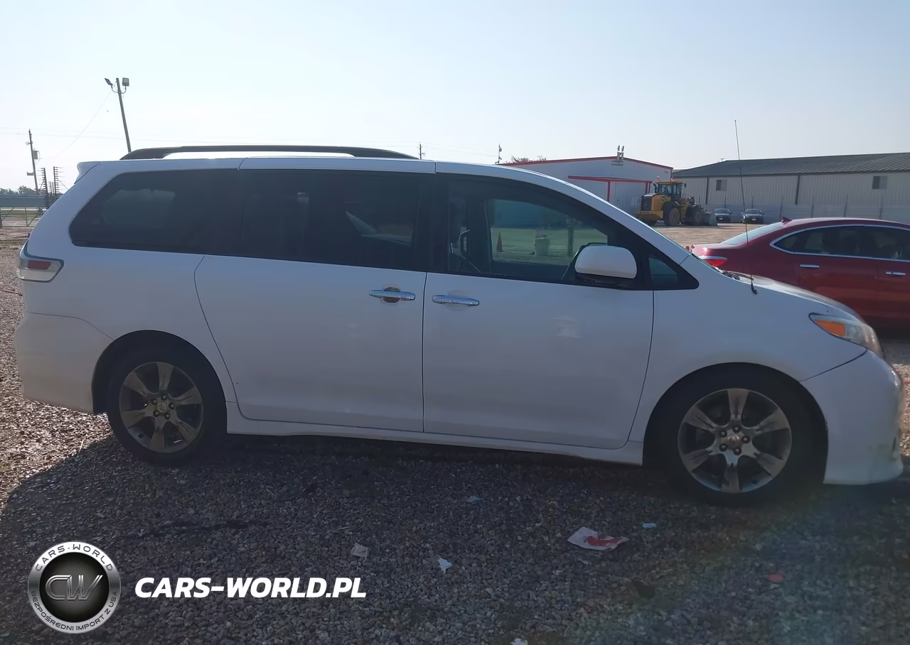 2013 Toyota Sienna Se 8 Passenger VIN:5TDXK3DC3DS329972 - 13