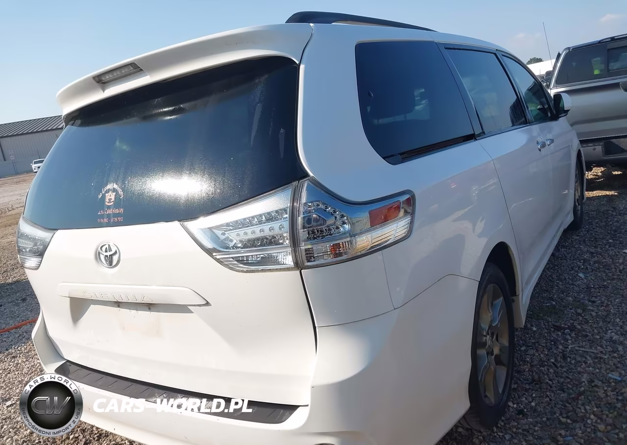 2013 Toyota Sienna Se 8 Passenger VIN:5TDXK3DC3DS329972 - 4