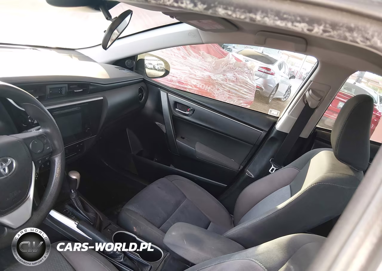 2018 Toyota Corolla Le VIN:5YFBURHE8JP797624 - 5