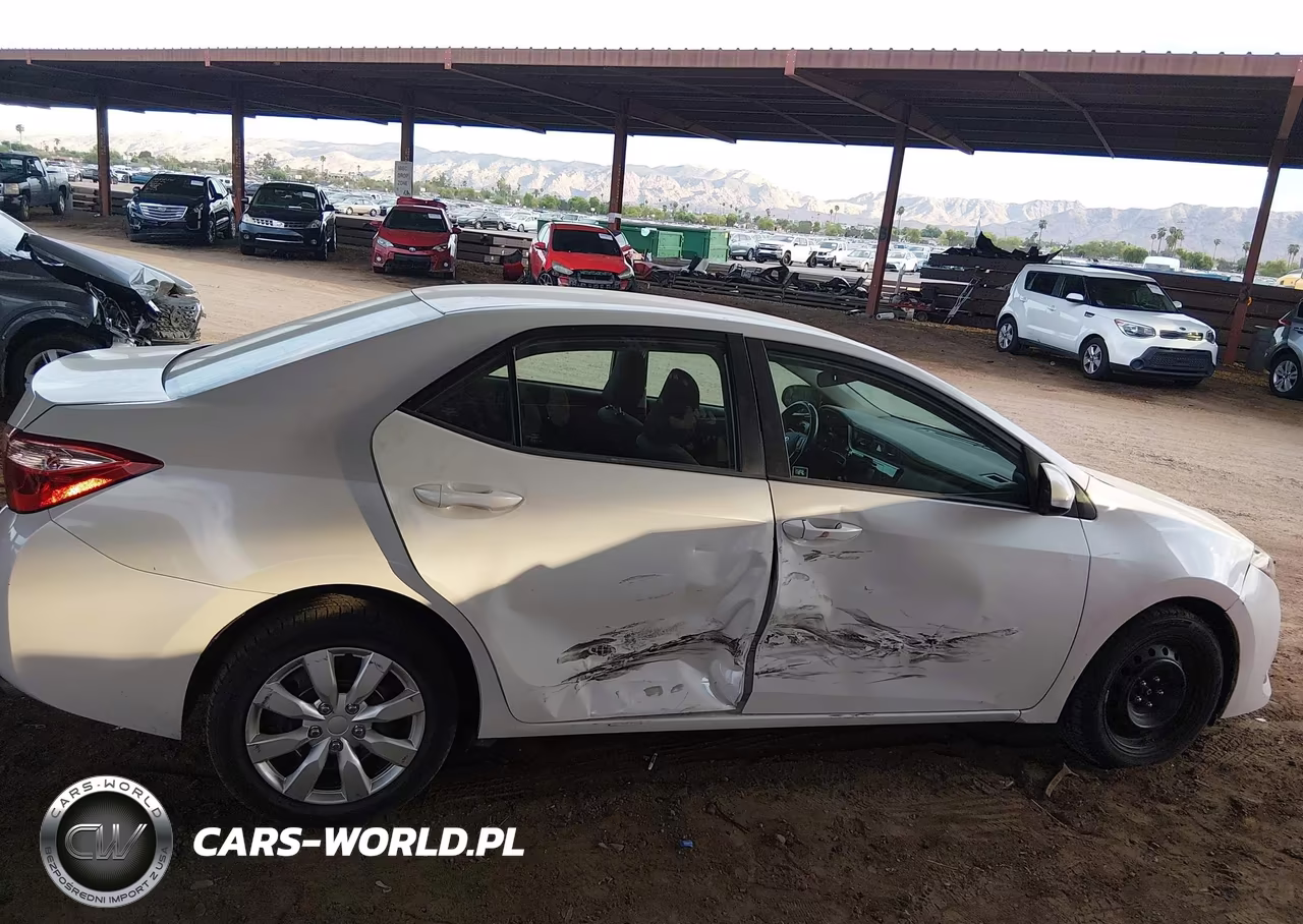 2018 Toyota Corolla Le VIN:5YFBURHE8JP797624 - 6