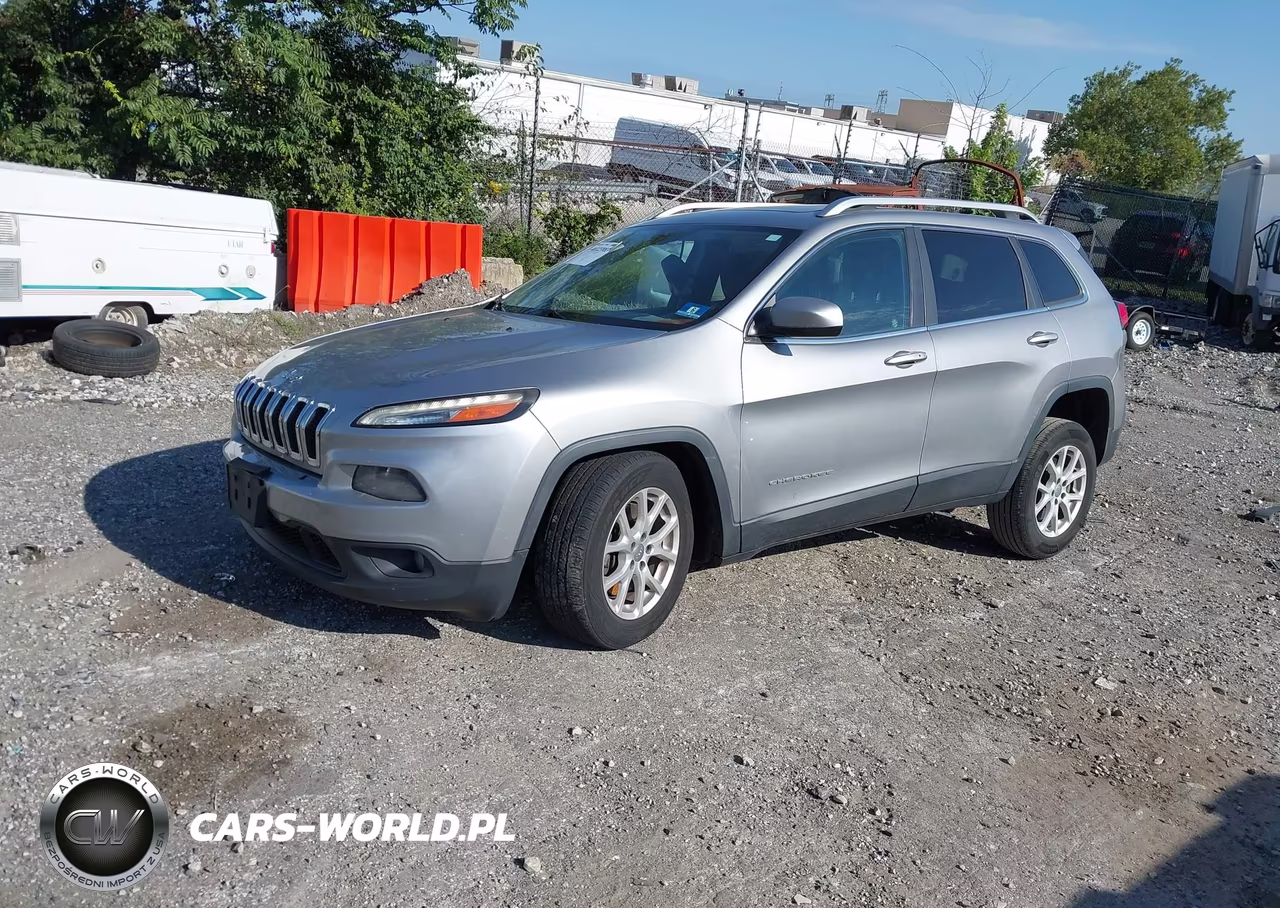 2016 Jeep Cherokee Latitude VIN:1C4PJMCS2GW105873 - 2