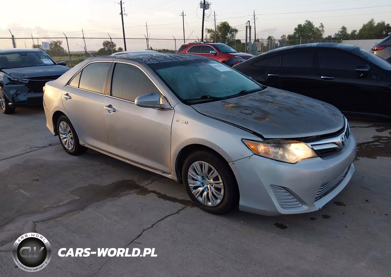 2014 Toyota Camry Hybrid Le
