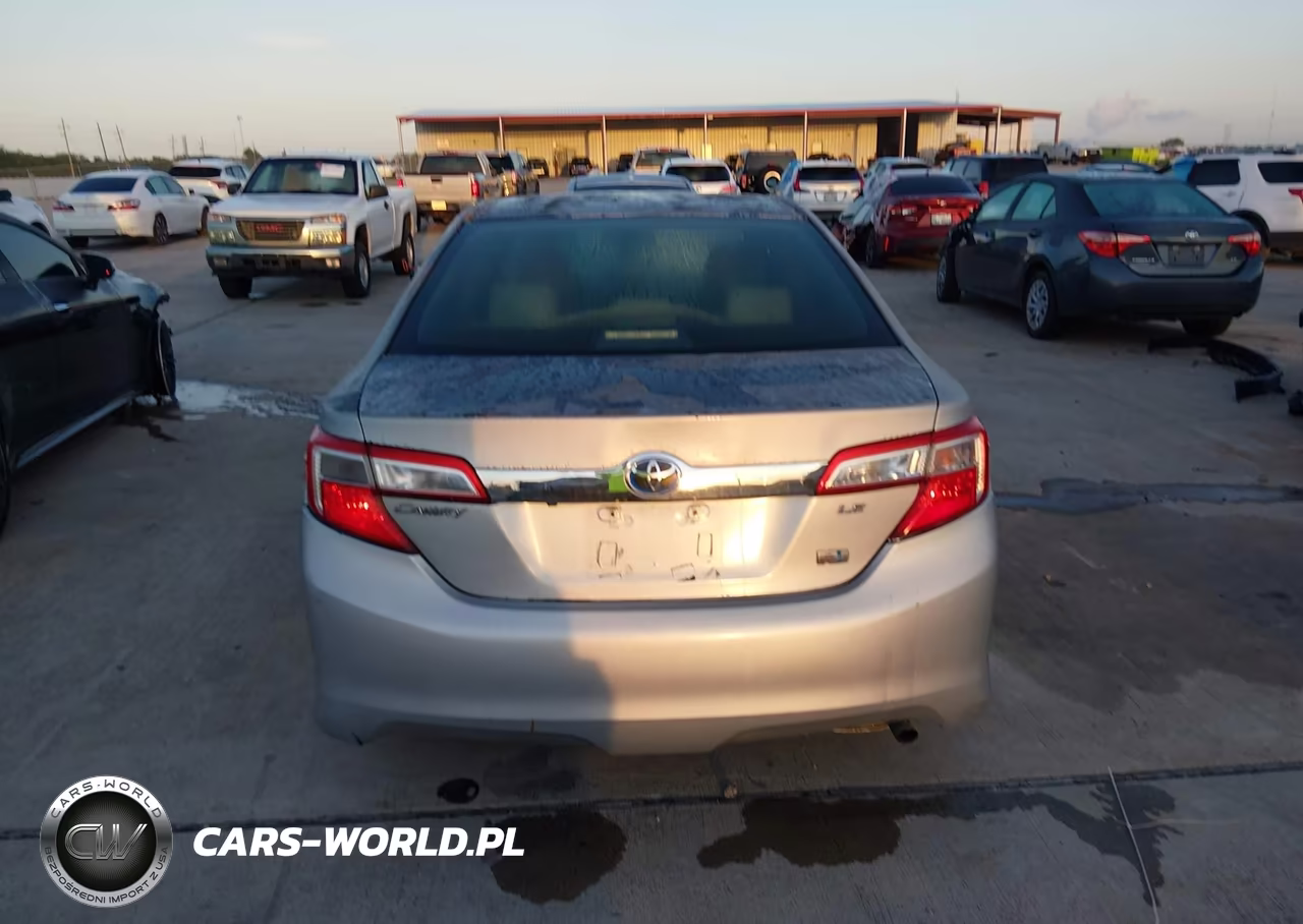 2014 Toyota Camry Hybrid Le VIN:4T1BD1FK3EU134430 - 16