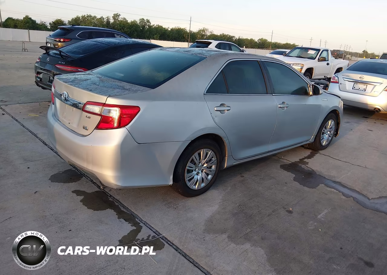 2014 Toyota Camry Hybrid Le VIN:4T1BD1FK3EU134430 - 4
