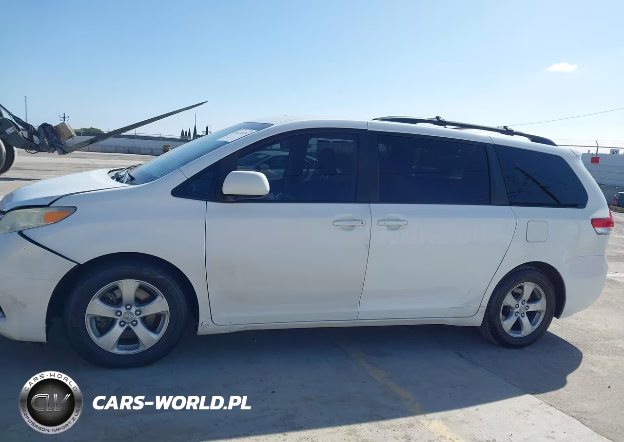 2012 Toyota Sienna Le V6 8 Passenger VIN:5TDKK3DC2CS186540 - 14