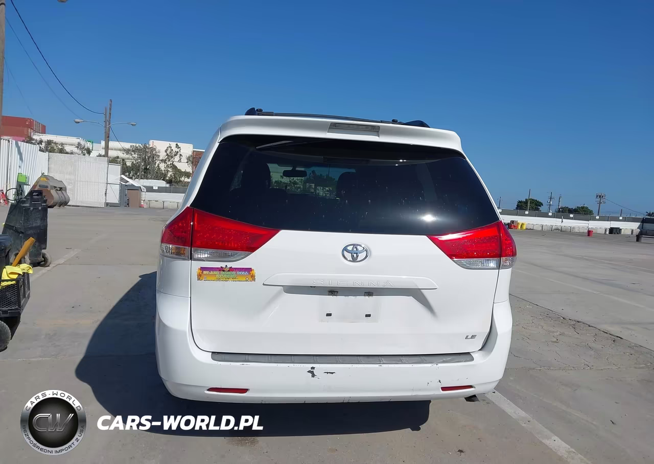 2012 Toyota Sienna Le V6 8 Passenger VIN:5TDKK3DC2CS186540 - 16