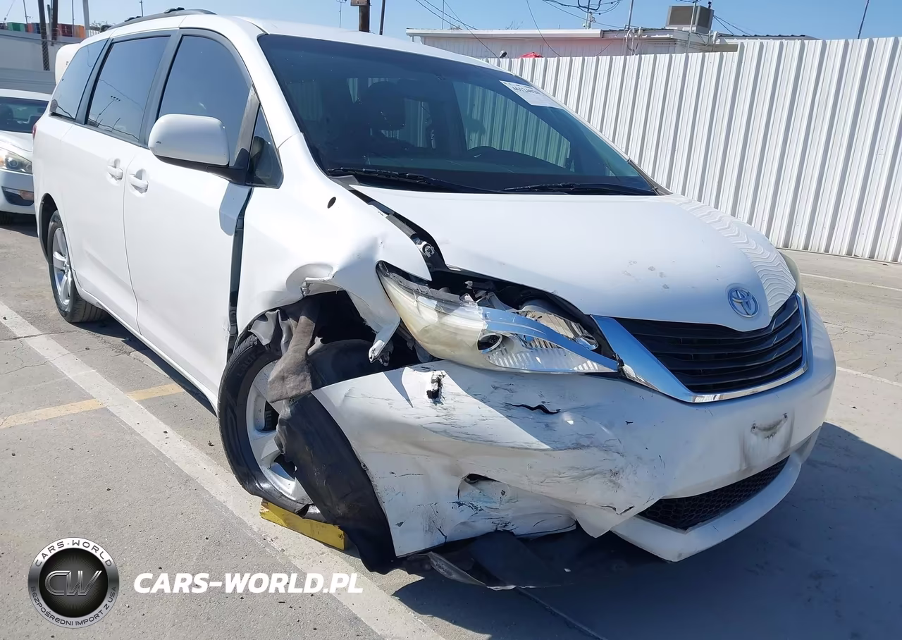 2012 Toyota Sienna Le V6 8 Passenger VIN:5TDKK3DC2CS186540 - 6