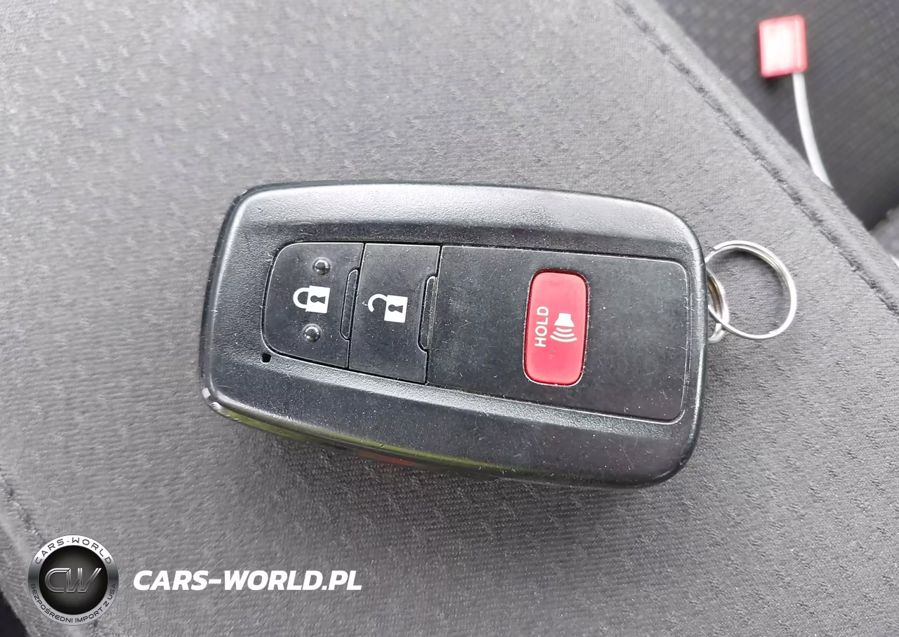 2021 Toyota Prius Le VIN:JTDKAMFU7M3147797 - 11