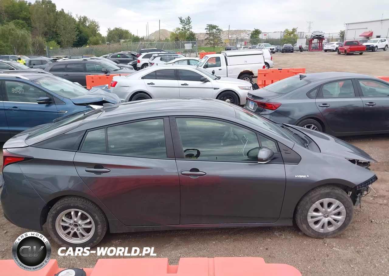 2021 Toyota Prius Le VIN:JTDKAMFU7M3147797 - 14