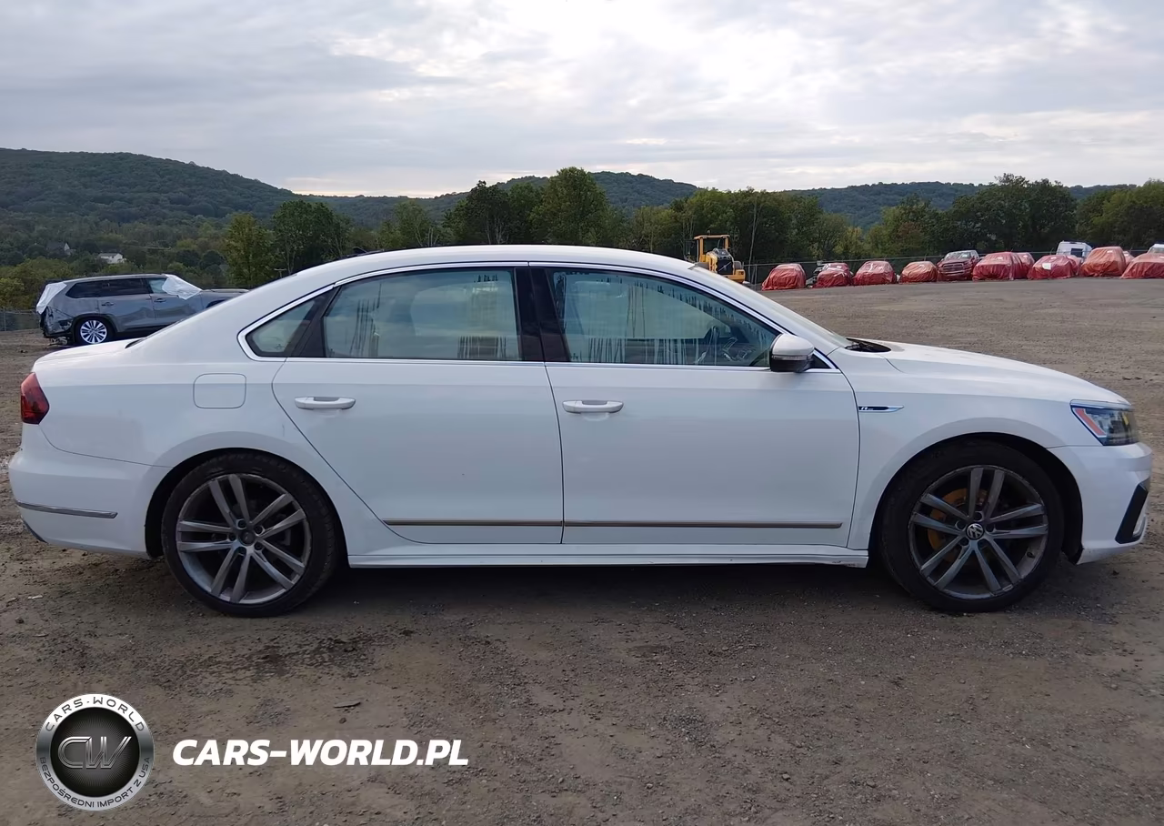 2017 Volkswagen Passat 1.8T R-Line VIN:1VWDT7A39HC020880 - 13