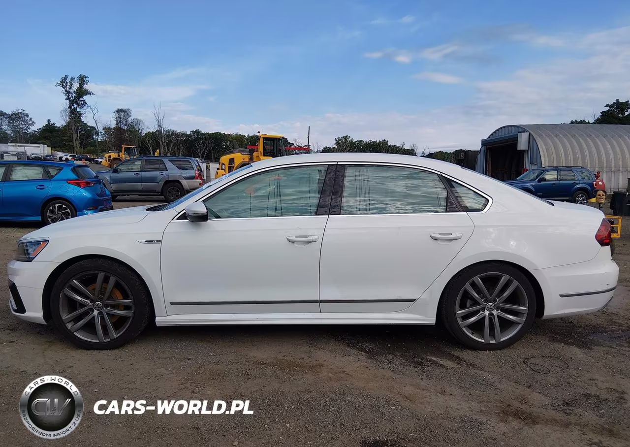 2017 Volkswagen Passat 1.8T R-Line VIN:1VWDT7A39HC020880 - 14