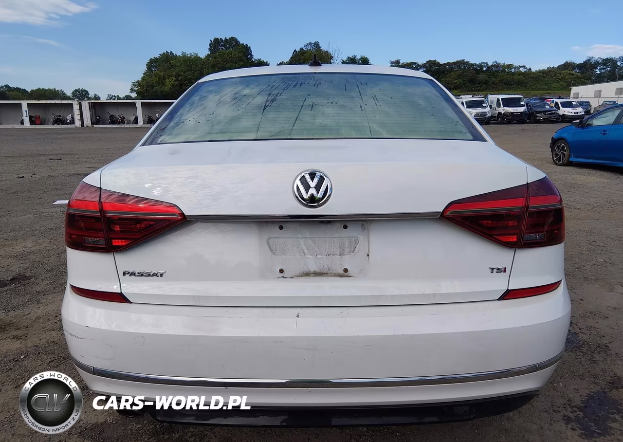 2017 Volkswagen Passat 1.8T R-Line VIN:1VWDT7A39HC020880 - 16