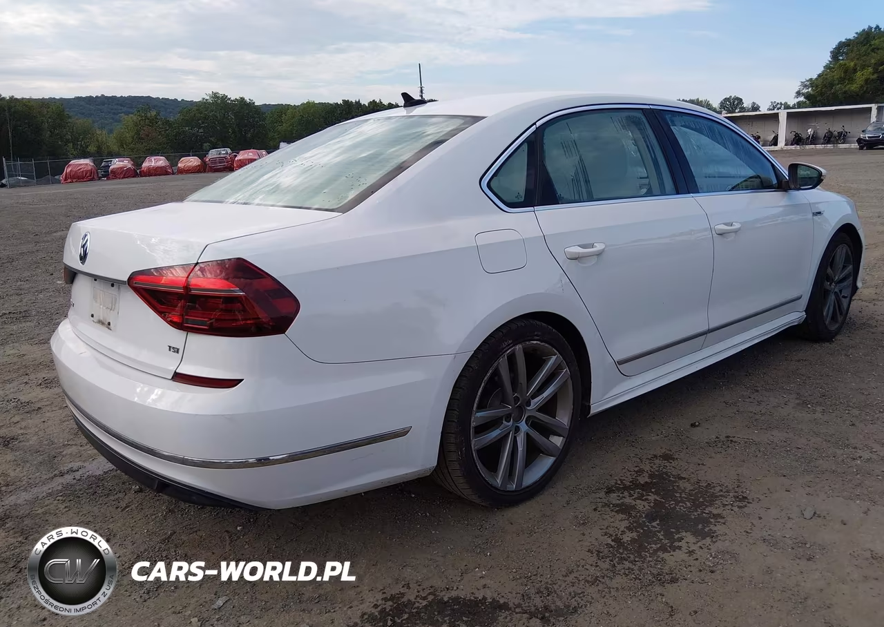 2017 Volkswagen Passat 1.8T R-Line VIN:1VWDT7A39HC020880 - 4
