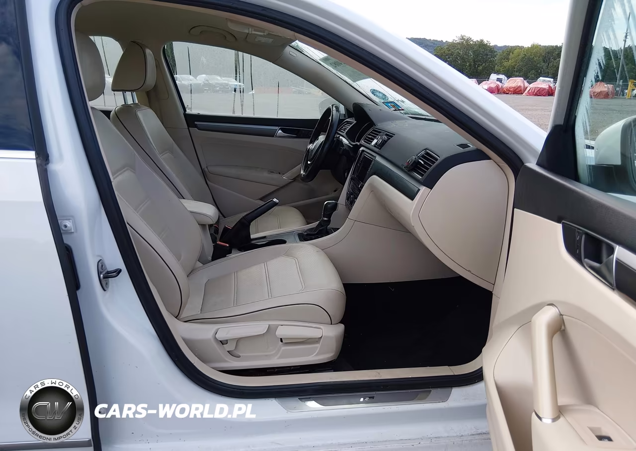 2017 Volkswagen Passat 1.8T R-Line VIN:1VWDT7A39HC020880 - 5