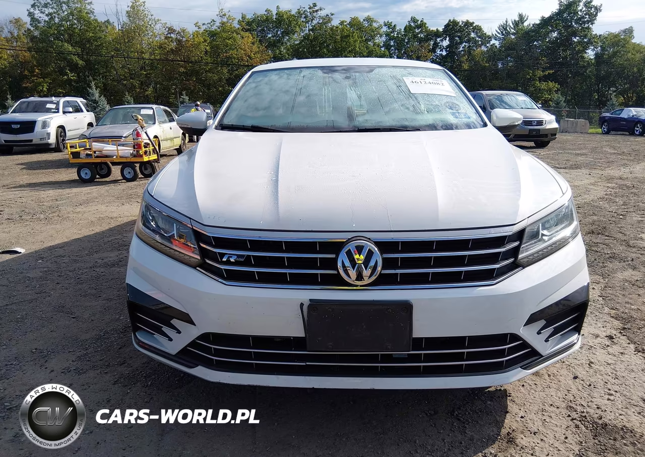 2017 Volkswagen Passat 1.8T R-Line VIN:1VWDT7A39HC020880 - 6