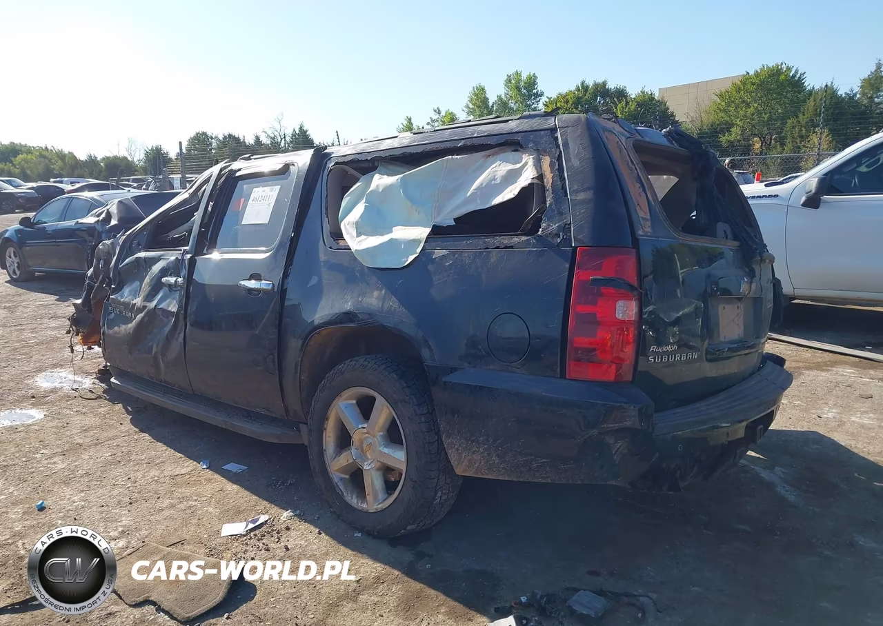 2011 Chevrolet Suburban 1500 Ls VIN:1GNSCHE05BR256485 - 3