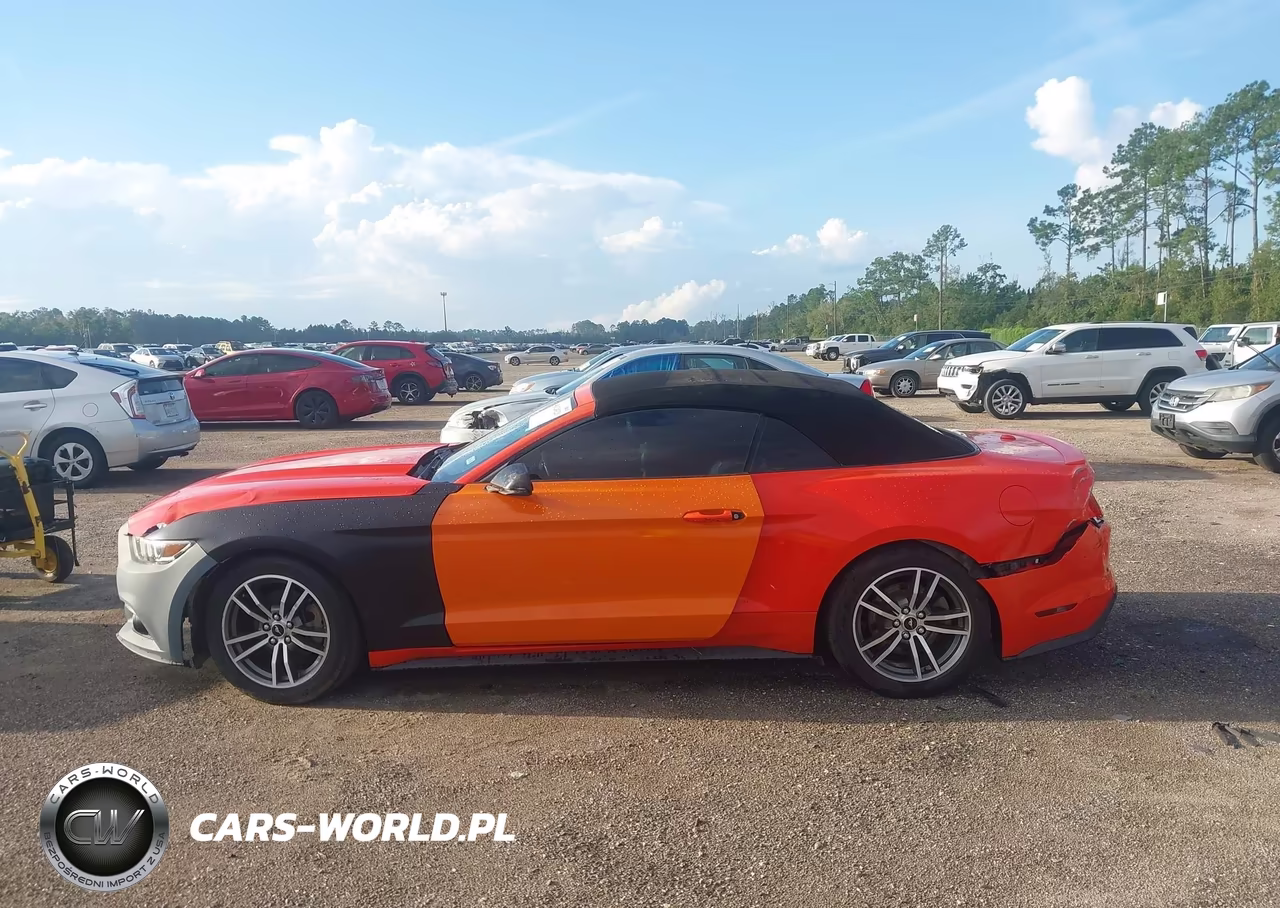 2016 Ford Mustang Ecoboost Premium VIN:1FATP8UH0G5253670 - 14