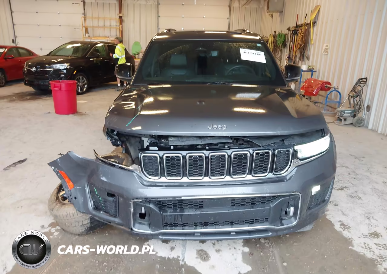 2023 Jeep Grand Cherokee L Overland 4X4 VIN:1C4RJKDG2P8103388 - 12
