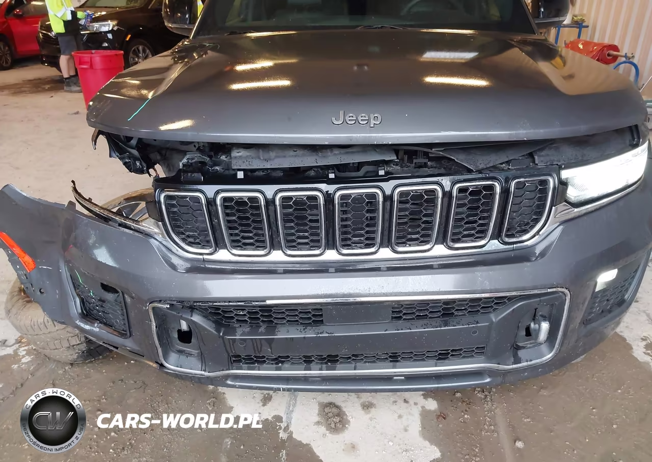 2023 Jeep Grand Cherokee L Overland 4X4 VIN:1C4RJKDG2P8103388 - 18