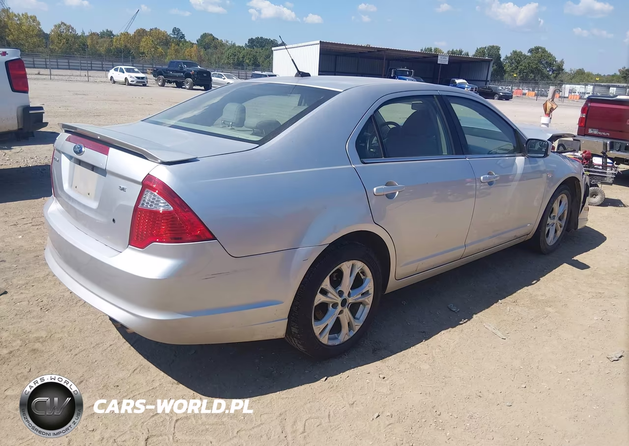 2012 Ford Fusion Se VIN:3FAHP0HA1CR447698 - 4