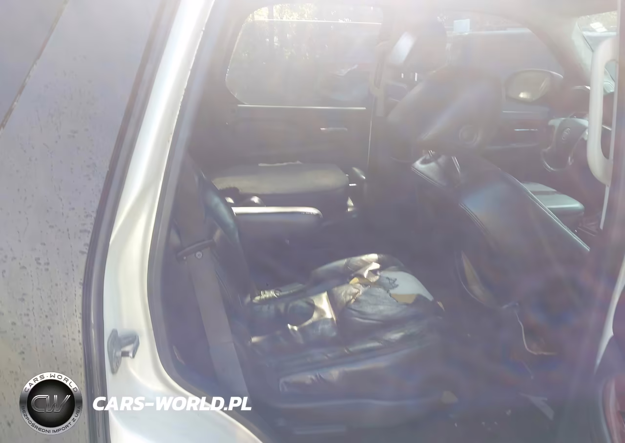 2007 Cadillac Escalade Standard VIN:1GYEC63897R312304 - 8