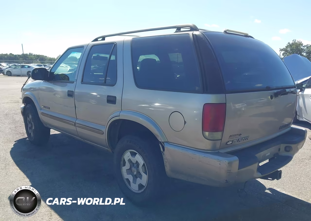 2002 Chevrolet Blazer Ls VIN:1GNDT13W22K221743 - 3