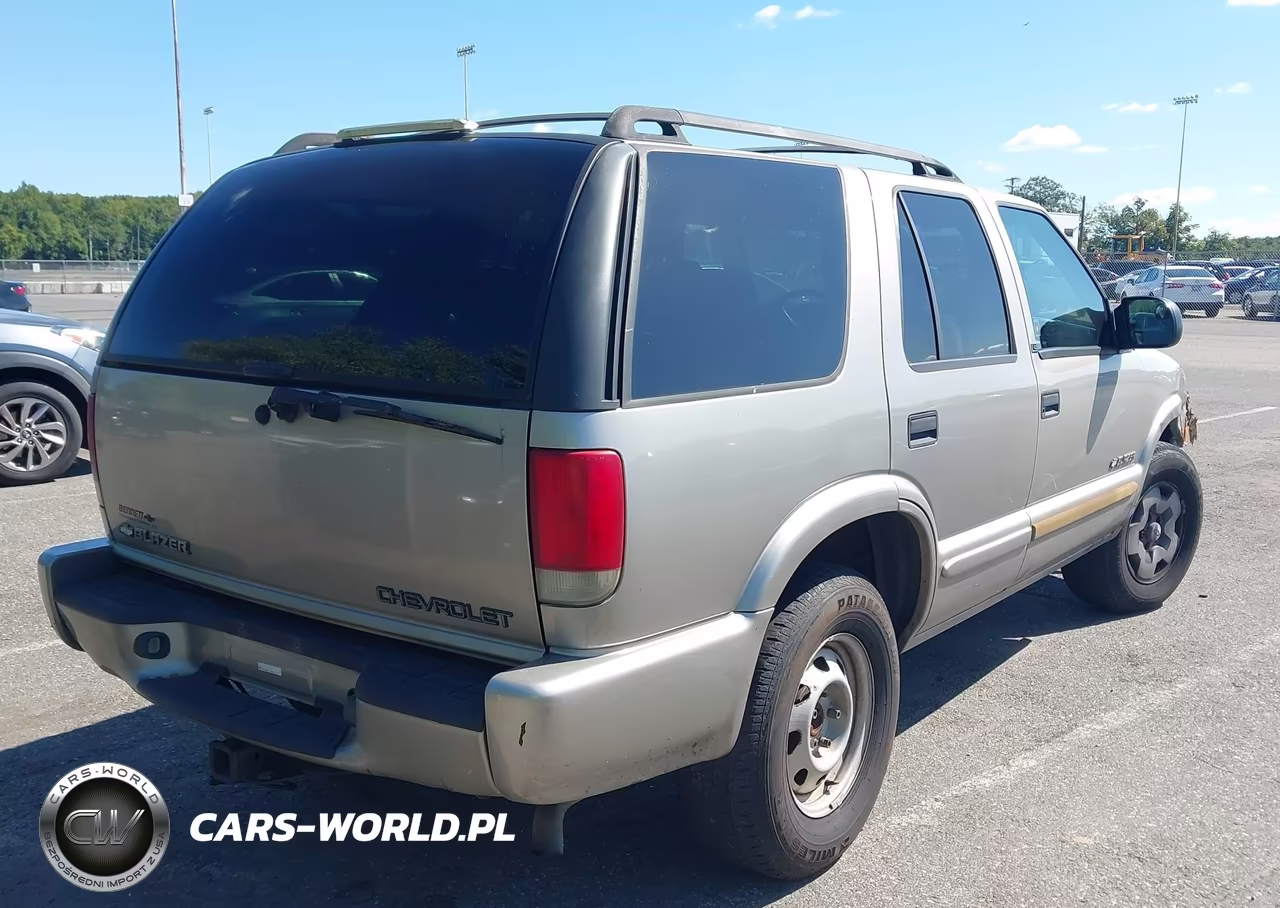 2002 Chevrolet Blazer Ls VIN:1GNDT13W22K221743 - 4