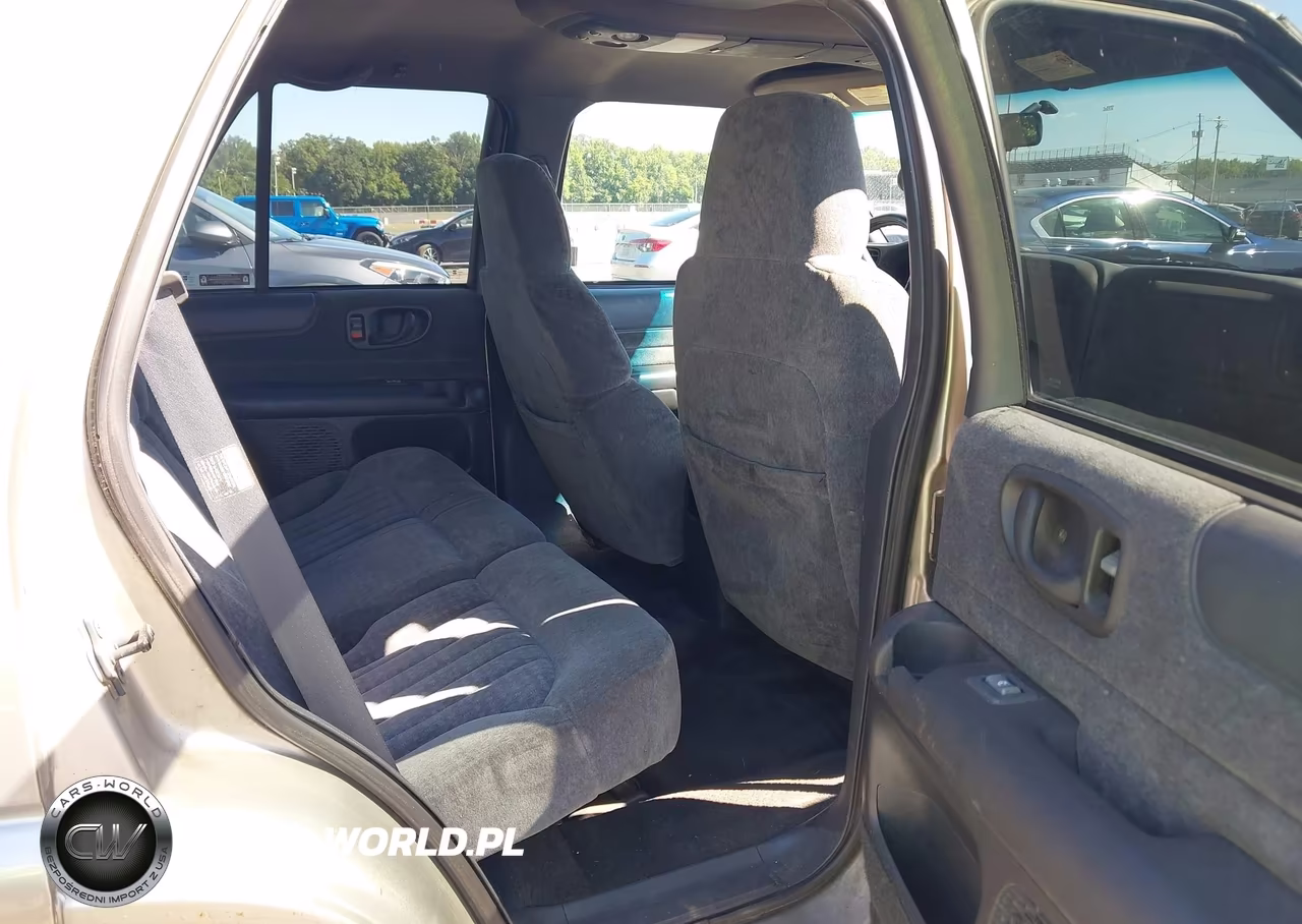 2002 Chevrolet Blazer Ls VIN:1GNDT13W22K221743 - 8
