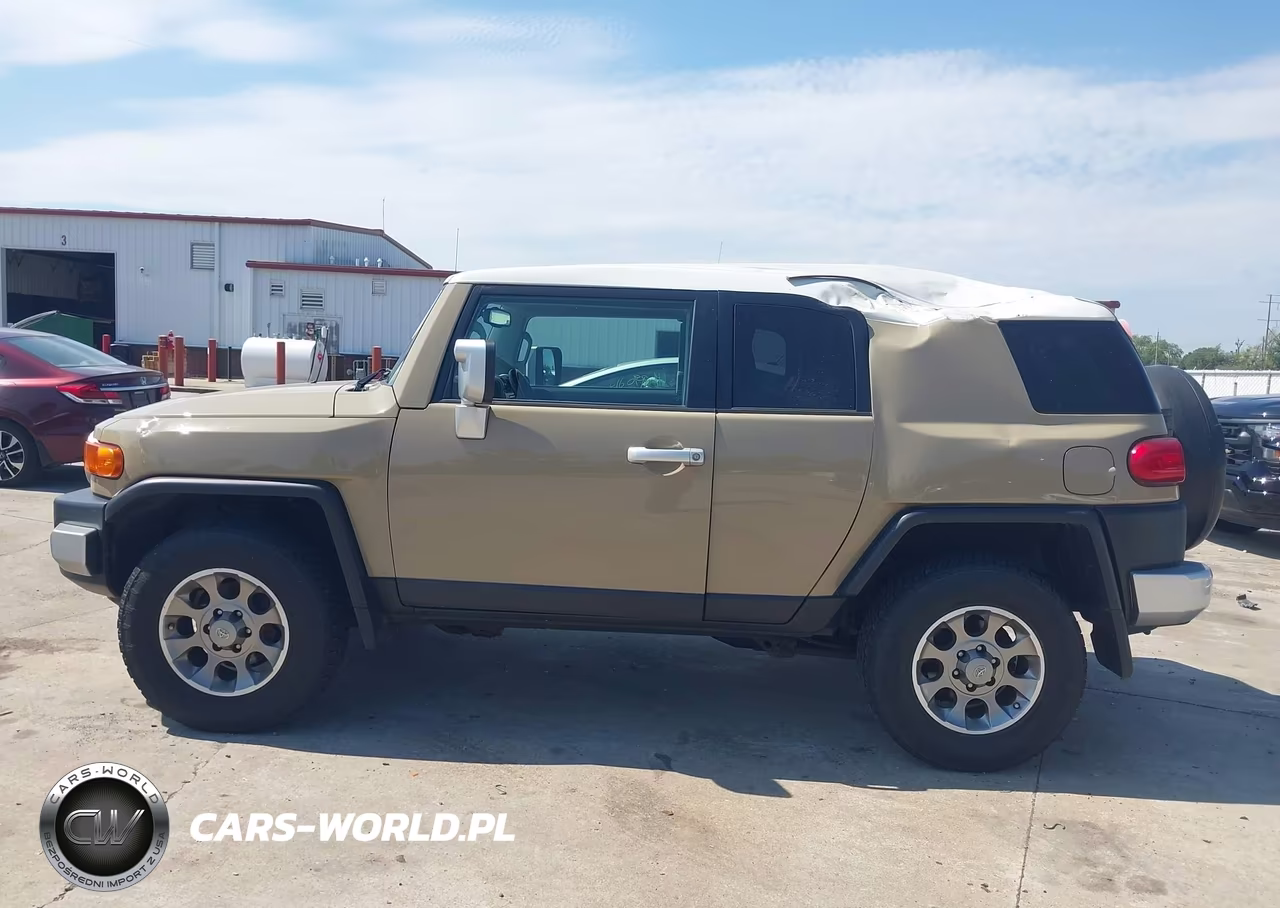 2011 Toyota Fj Cruiser VIN:JTEBU4BF6BK102962 - 11