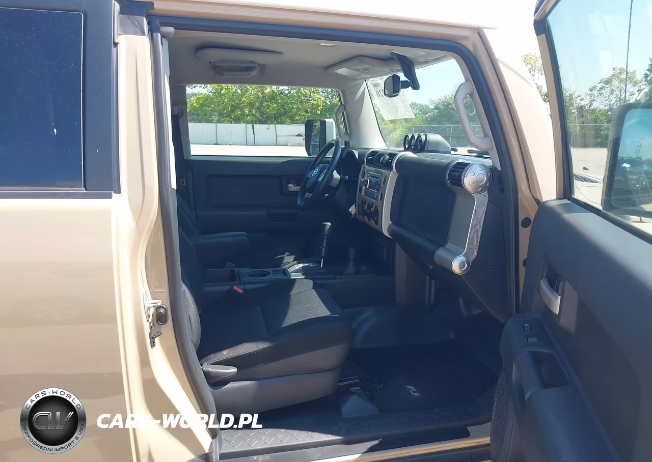 2011 Toyota Fj Cruiser VIN:JTEBU4BF6BK102962 - 3