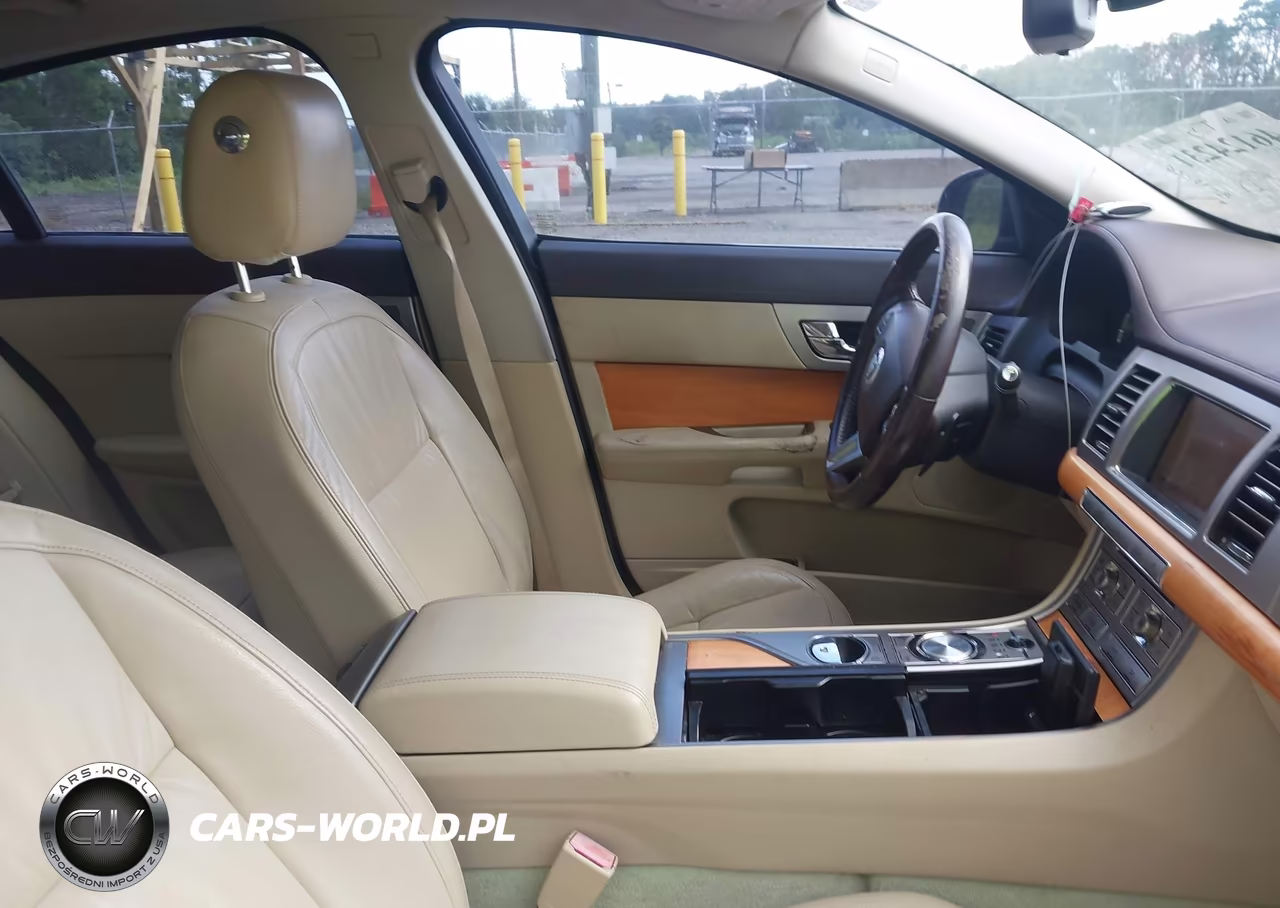 2010 Jaguar Xf VIN:SAJWA0FA9AHR53818 - 5