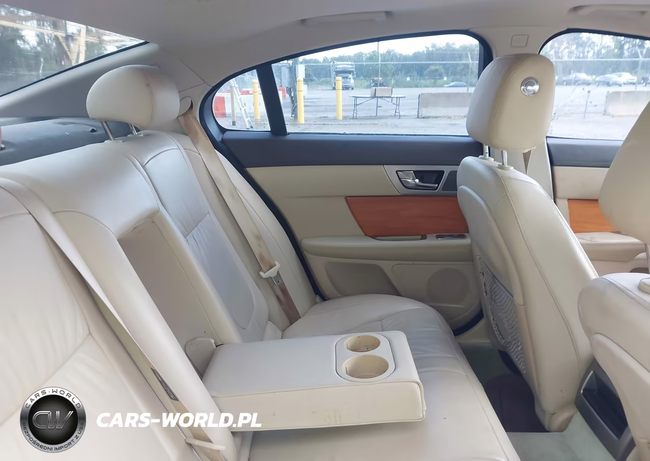 2010 Jaguar Xf VIN:SAJWA0FA9AHR53818 - 8
