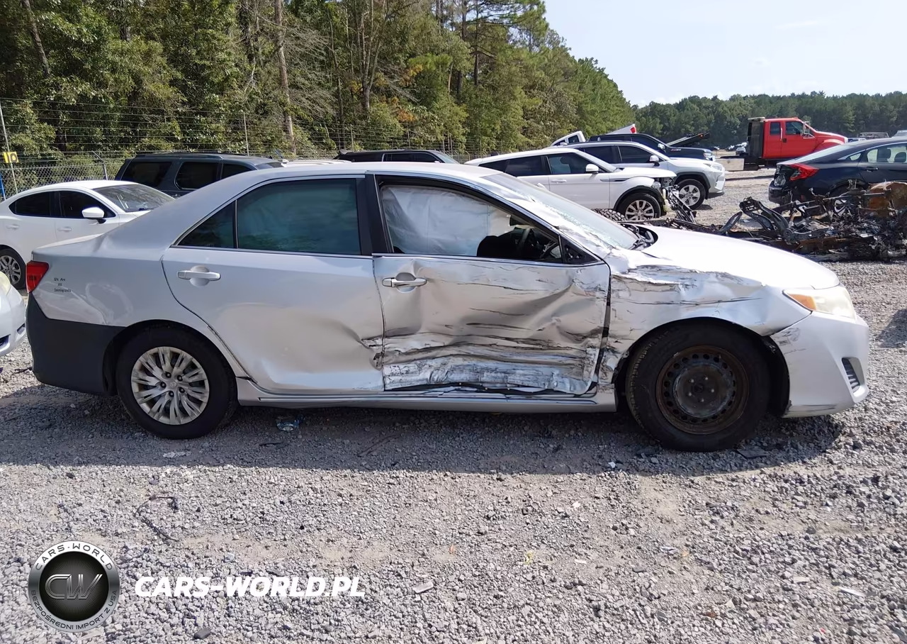 2014 Toyota Camry Le VIN:4T1BF1FK2EU449567 - 14