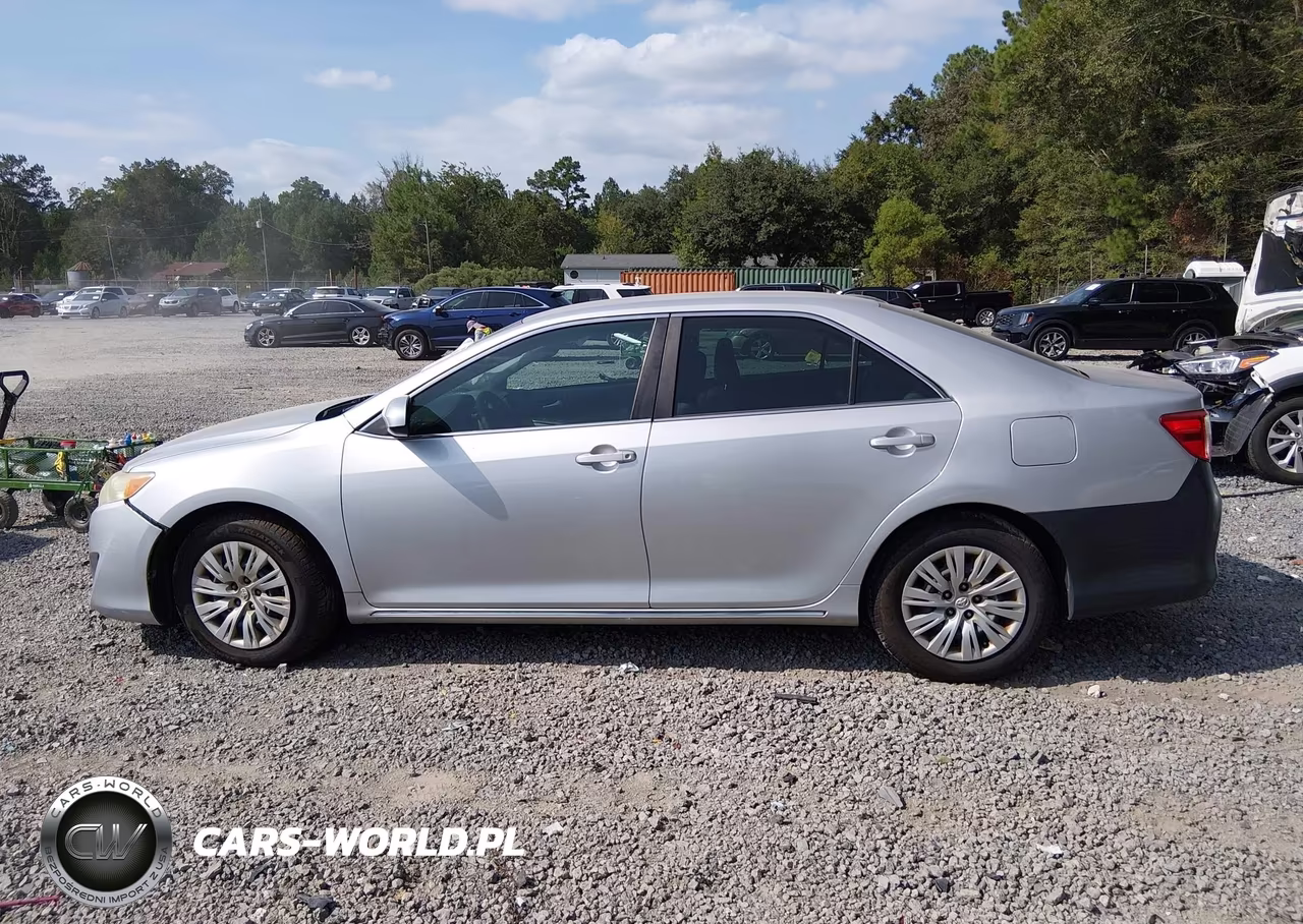 2014 Toyota Camry Le VIN:4T1BF1FK2EU449567 - 15
