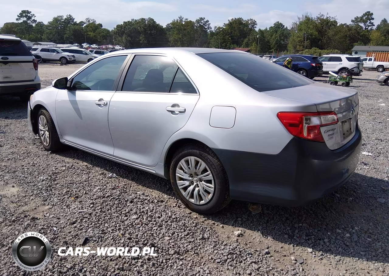 2014 Toyota Camry Le VIN:4T1BF1FK2EU449567 - 3