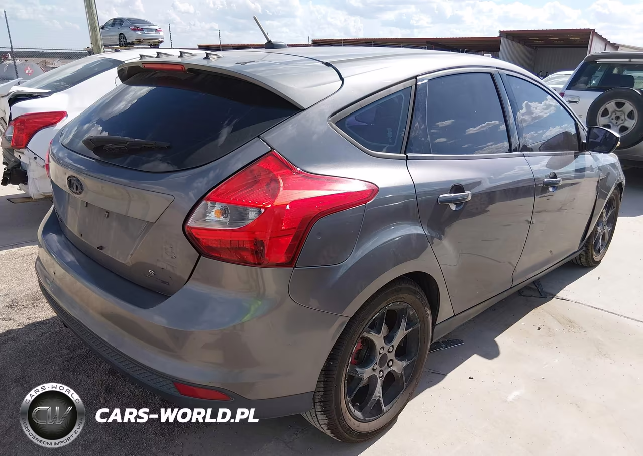 2014 Ford Focus Se VIN:1FADP3K20EL208047 - 4