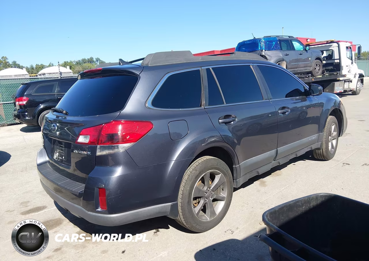2014 Subaru Outback 2.5I Premium VIN:4S4BRCCC6E3307373 - 4