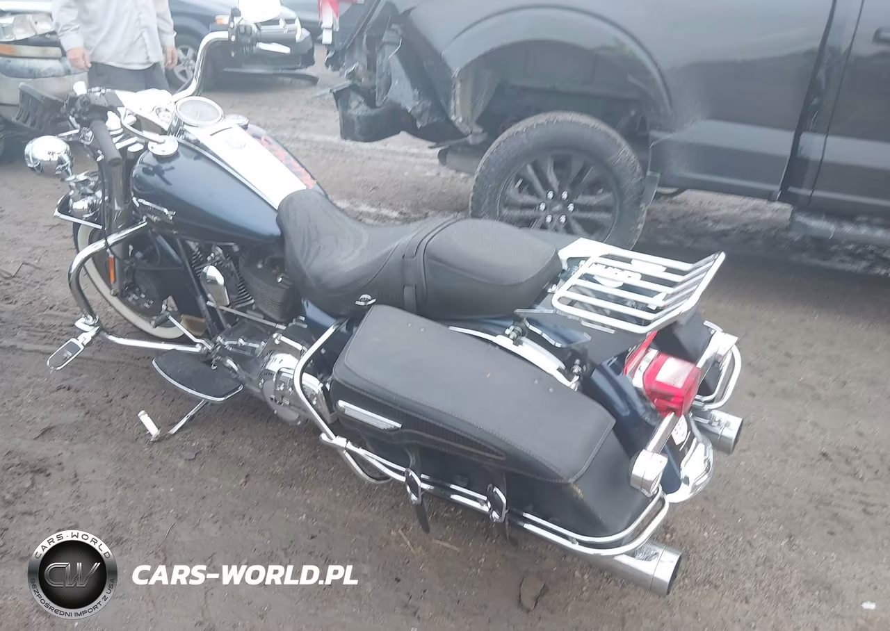 2013 Harley-Davidson Flhrc Road King Classic VIN:1HD1FRM17DB652956 - 3